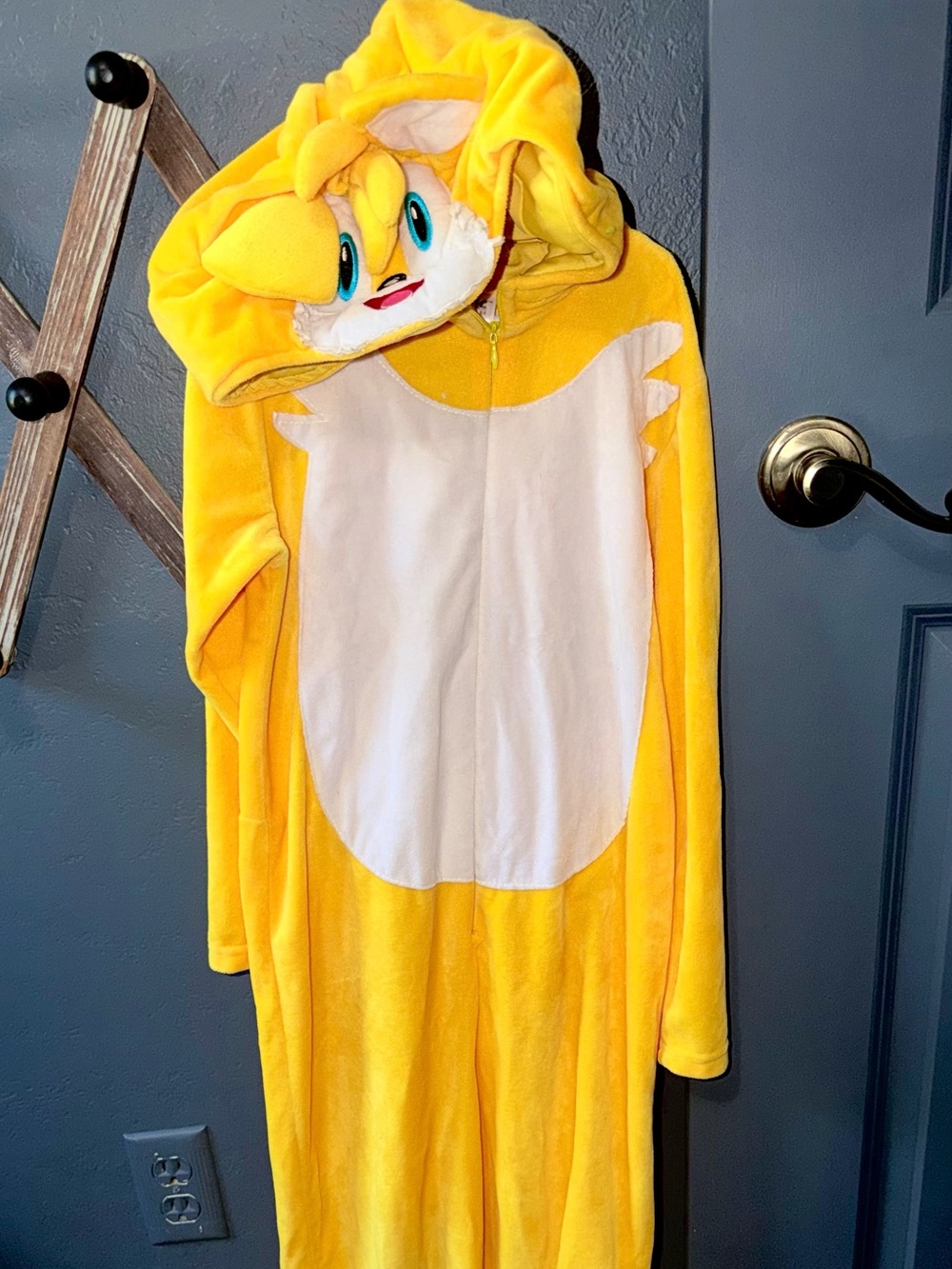 Yellow Tails Sonic Costume